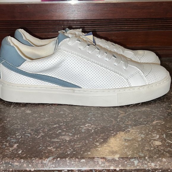 Universal Threads "Blue Brittin" White Sneakers, Memory Foam, Size 8, LN! - Picture 3 of 11